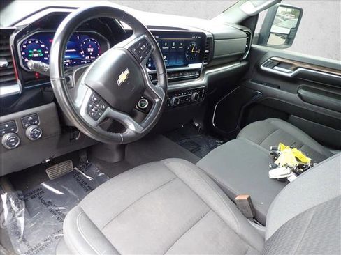Used 2024 Chevrolet Silverado 2500 LT AWD/4WD image 8