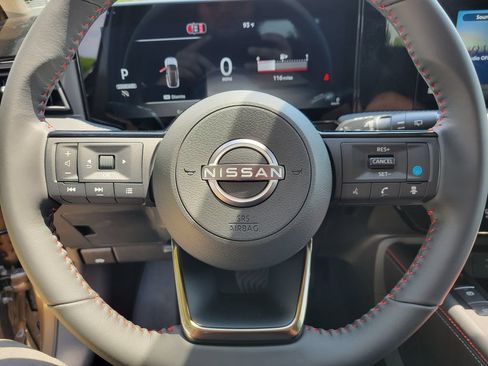 New 2026 Nissan Kicks SR w/ Cold Weather Package FWD image 9
