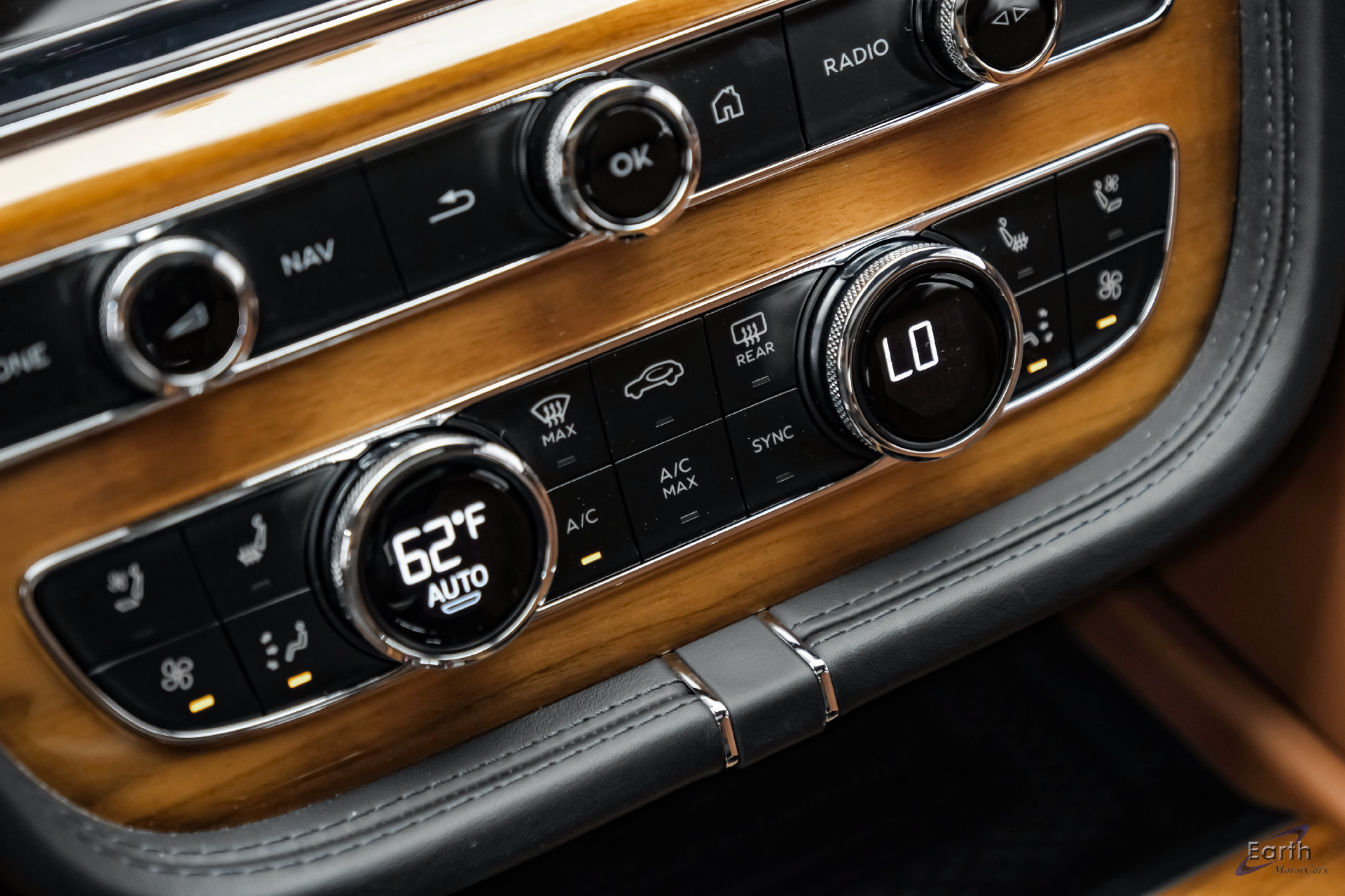 Used 2023 Bentley Bentayga Extended Wheelbase AWD/4WD image 67