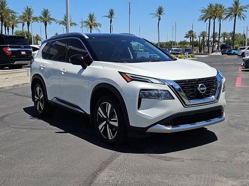 Certified 2023 Nissan Rogue Platinum w/ Platinum Premium Package FWD image 3