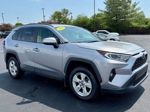 Used 2019 Toyota RAV4 XLE w/ Convenience Package AWD/4WD image 9