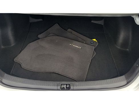 Used 2025 Toyota Corolla XSE FWD image 9