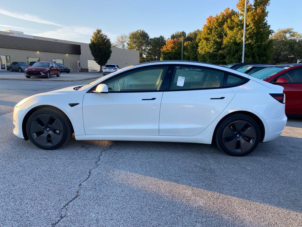 Used 2023 Tesla Model 3 Standard Range RWD image 4
