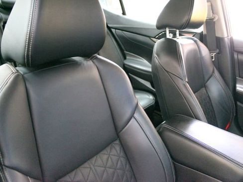 Used 2016 Nissan Maxima Platinum FWD image 11
