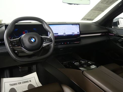 Certified 2024 BMW 530i xDrive w/ Premium Package AWD/4WD image 18