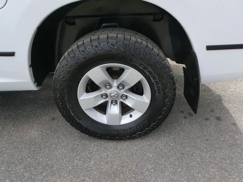 Used 2016 RAM 1500 Express image 30