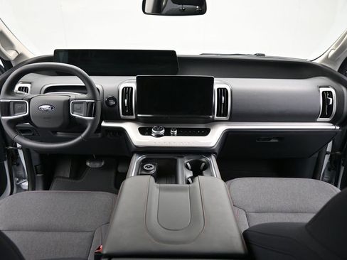 Used 2025 Ford Expedition Max Active RWD image 17
