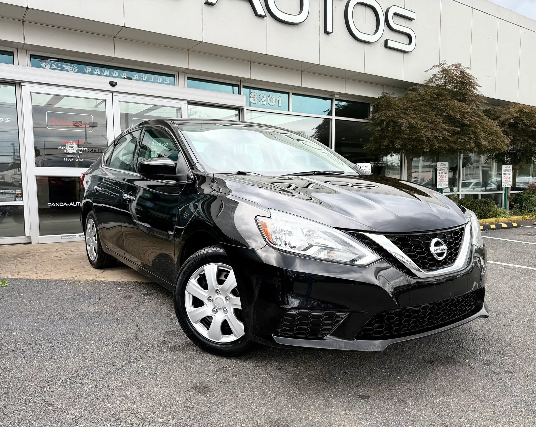 Used 2017 Nissan Sentra SV FWD image 1