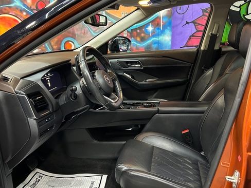 Used 2021 Nissan Rogue Platinum image 13