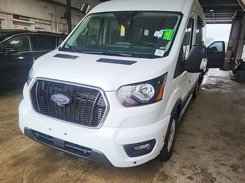 Used 2025 Ford Transit 350 XLT RWD image 3