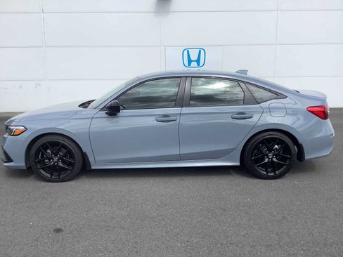 Used 2024 Honda Civic Sport image 2