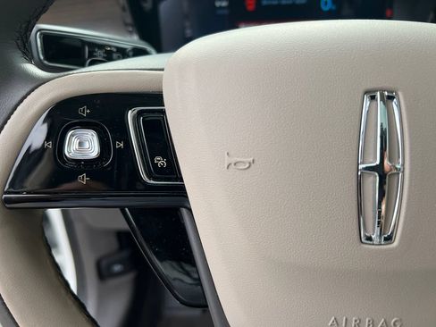 Used 2024 Lincoln Corsair Grand Touring AWD/4WD image 8