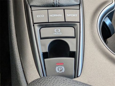 Used 2021 Toyota Camry XSE image 23