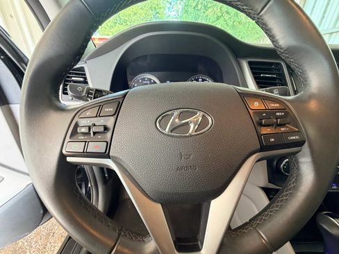 Used 2016 Hyundai Tucson Sport FWD image 11