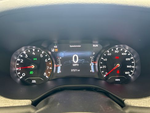 Used 2023 Jeep Compass Latitude w/ Sun and Sound Group AWD/4WD image 13