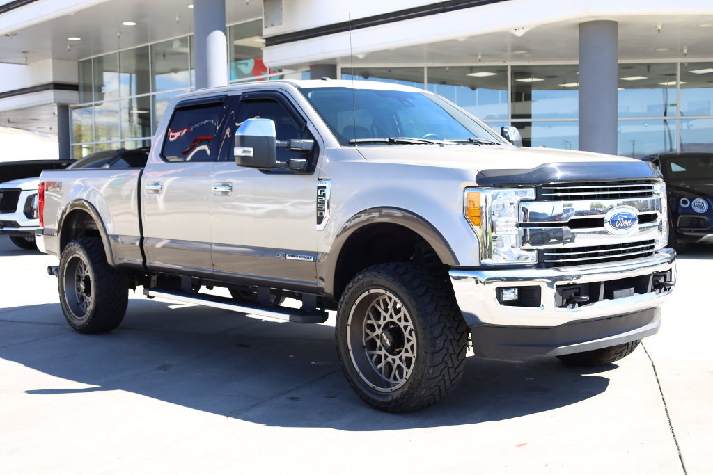 Used 2017 Ford F250 Lariat w/ Lariat Ultimate Package AWD/4WD image 8
