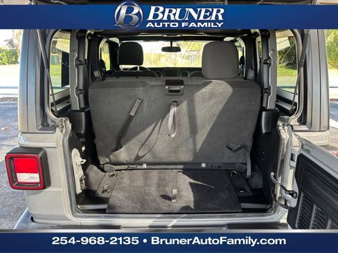 Used 2021 Jeep Wrangler Sport image 7