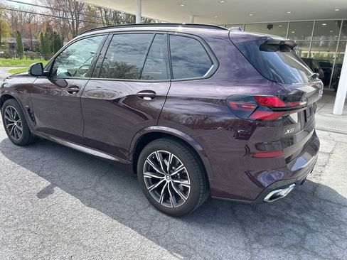 Certified 2025 BMW X5 xDrive40i w/ M Sport Package AWD/4WD image 3