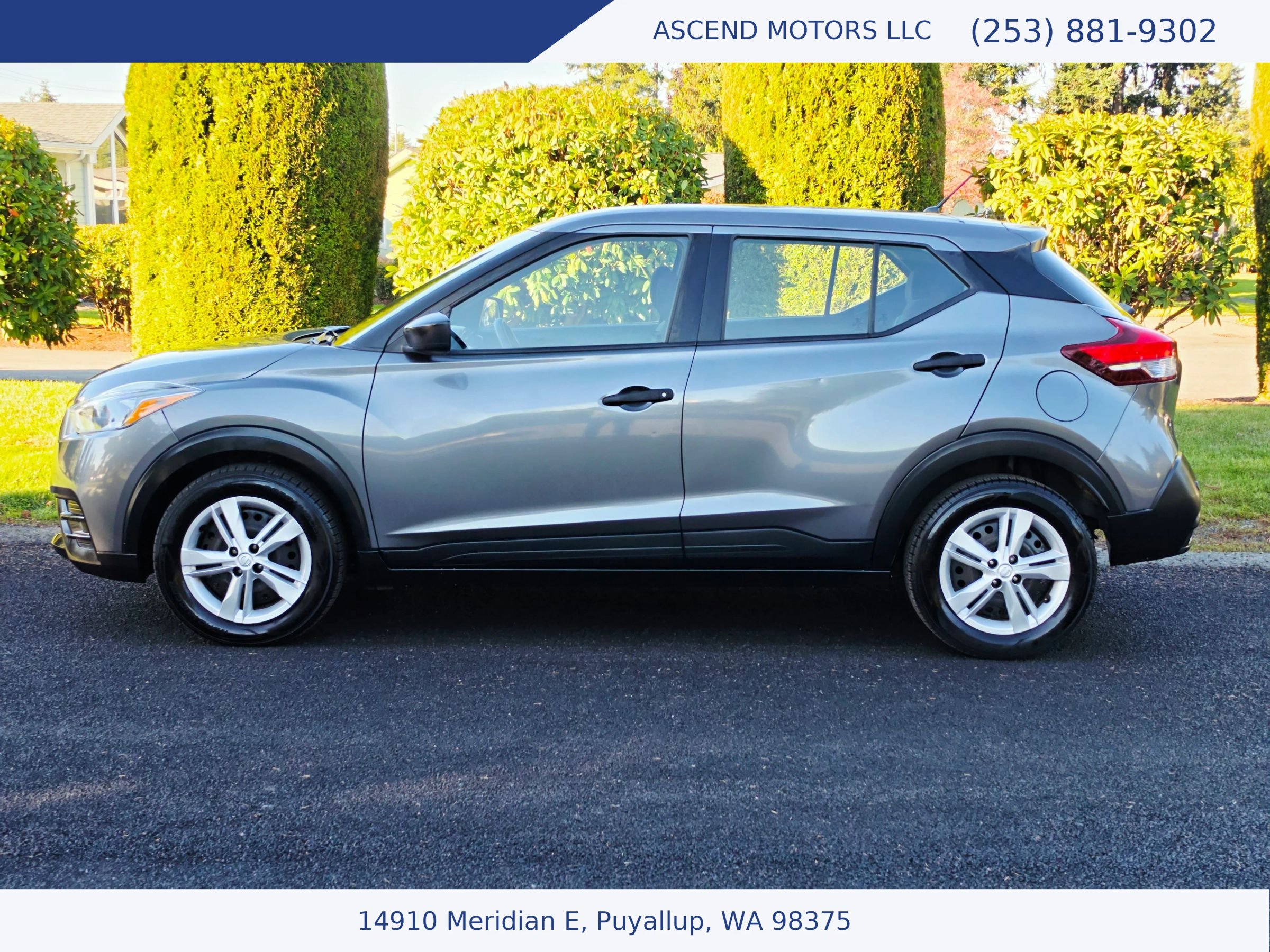 Used 2020 Nissan Kicks S FWD image 2