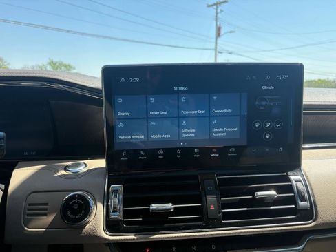 Used 2022 Lincoln Navigator Reserve image 25