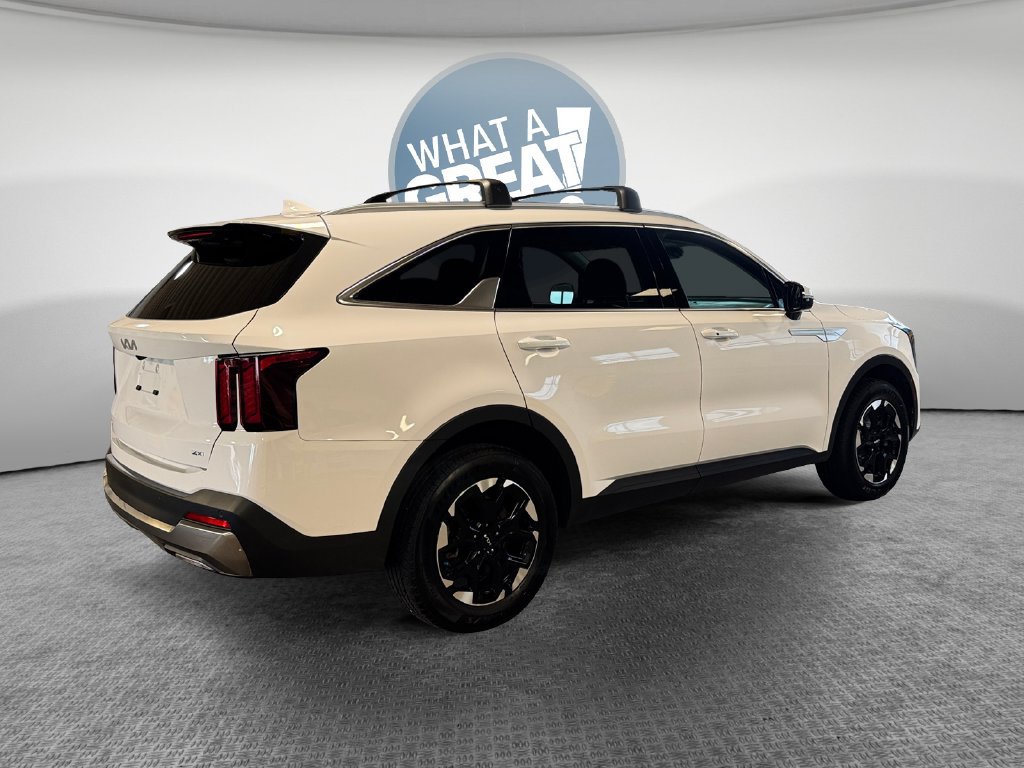 Certified 2024 Kia Sorento S w/ Panoramic Sunroof Package AWD/4WD image 3
