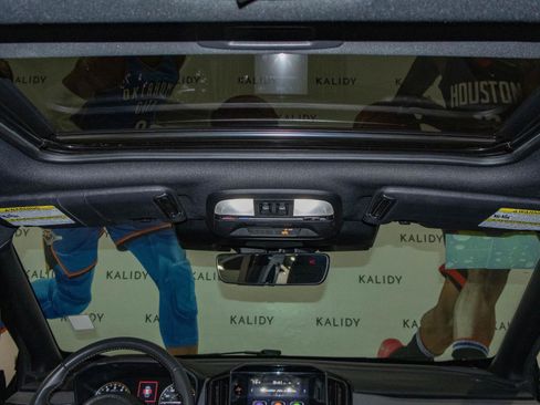 Used 2024 Subaru Crosstrek 2.5i Wilderness w/ Crosstrek Mirror Package image 13