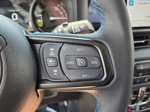 Used 2024 Jeep Wrangler Unlimited Rubicon 4xe AWD/4WD image 28