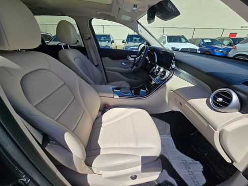 Used 2021 Mercedes-Benz GLC 300 4MATIC image 11