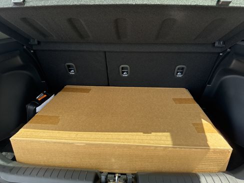 Certified 2025 Hyundai Venue SEL FWD image 14