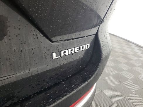 Used 2025 Jeep Grand Cherokee Laredo X image 32