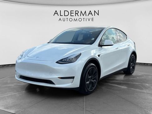 Used 2023 Tesla Model Y AWD image 1