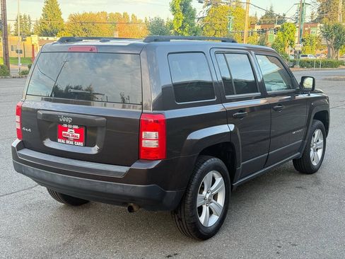 Used 2014 Jeep Patriot Sport w/ Power Value Group AWD/4WD image 39
