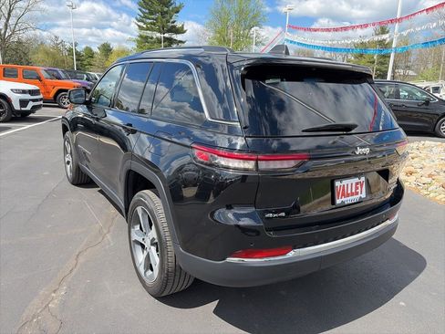 Used 2023 Jeep Grand Cherokee Limited AWD/4WD image 11
