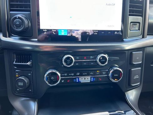 Used 2025 Ford F150 Lariat AWD/4WD image 32