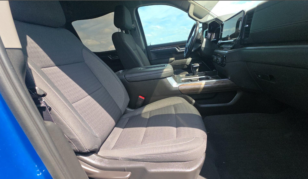 Used 2022 Chevrolet Silverado 1500 RST w/ Convenience Package II RWD image 9