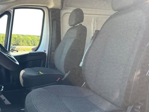 Used 2025 RAM ProMaster 2500 w/ Convenience Group FWD image 10
