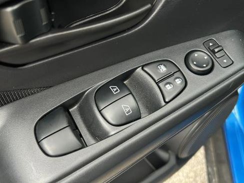 Certified 2025 Nissan Kicks Play S image 12