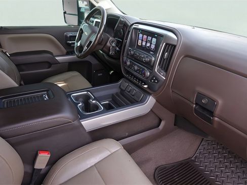 Used 2019 Chevrolet Silverado 2500 LTZ w/ Duramax Plus Package image 32