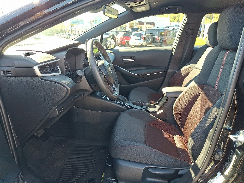 Used 2025 Toyota Corolla SE FWD image 14