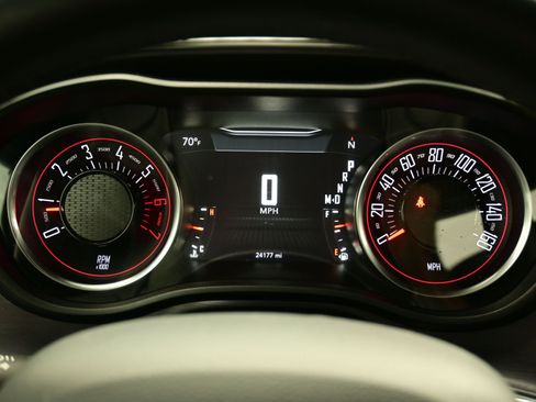 Used 2017 Dodge Challenger R/T image 20