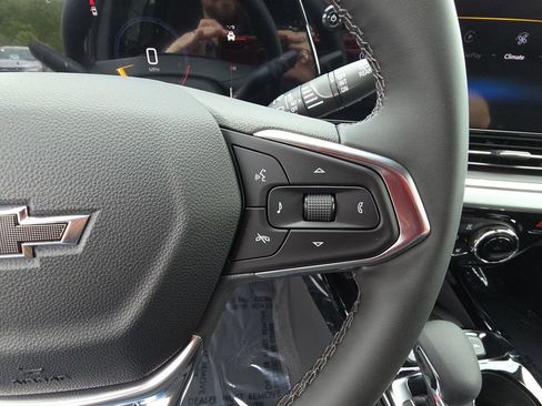 New 2026 Chevrolet Trax LT w/ Sunroof Package FWD image 19