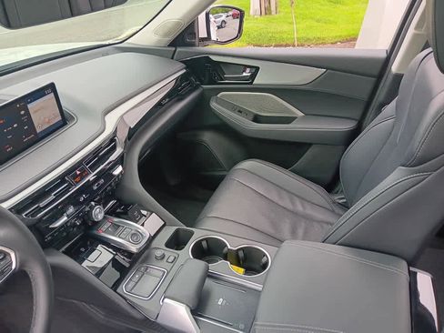 Used 2024 Acura MDX SH-AWD w/ Technology Package image 15