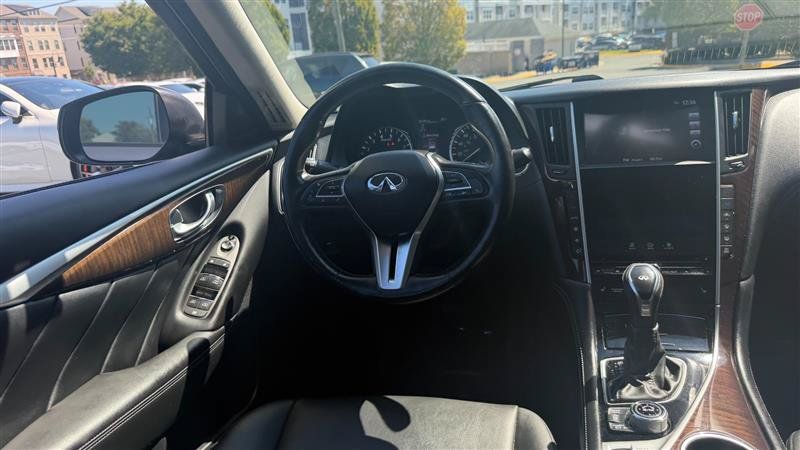Used 2019 INFINITI Q50 Luxe w/ Essential Package (3.0T Luxe) AWD/4WD image 24