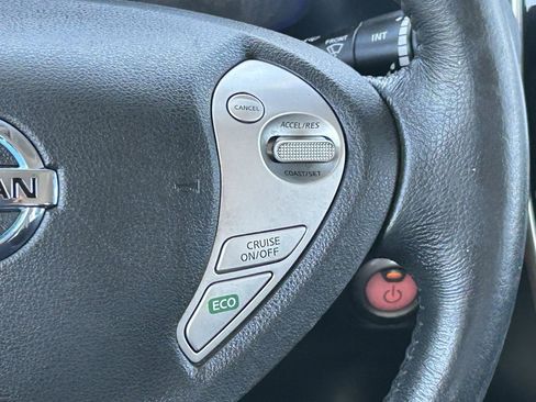 Used 2016 Nissan Leaf SV FWD image 25