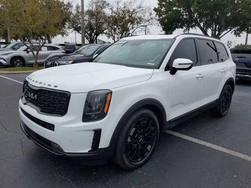 Used 2022 Kia Telluride SX w/ Nightfall Edition Package image 2