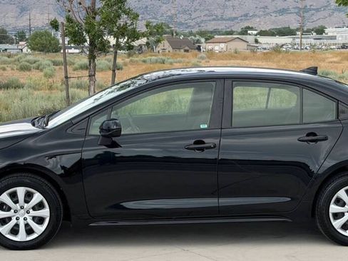 Used 2023 Toyota Corolla LE FWD image 4
