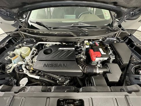 Used 2023 Nissan Rogue S image 14