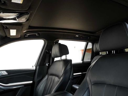 Used 2022 BMW X7 M50i w/ Executive Package AWD/4WD image 30