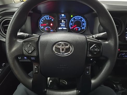 Used 2022 Toyota Tacoma SR AWD/4WD image 18