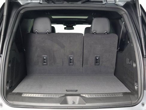 Used 2023 GMC Yukon XL Denali AWD/4WD image 15